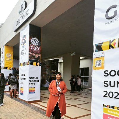 Mokga_etsi's profile picture. My love for Africa, South Africa and the people of the world is my weakness. Trials strengthen me. I will fight for what is right until the end. People & peace.