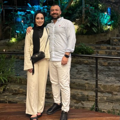 alaaahmad52's profile picture. مرحبا، لن أسعى لتصحيح نظرتك المُختله عني،لا يعني لي شيئاً أن ألمع في عينيك أو حتى انطفئ.،
MLS at JUST 🔬💉