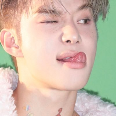 jjungwooya_hi's profile picture. 난 정우!