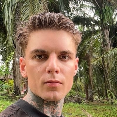 okdxvd's profile picture. Software Engineer | 📖✝️