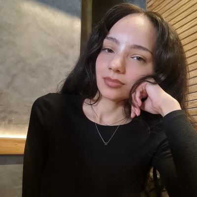 genevievehcr's profile picture. gen | she/they (25) | pan-africanist | ML | law graduate | @_cde_g suspended