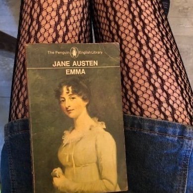 tragi_comica's profile picture. Può darsi che c’ho visto lungo o magari è solo miopia