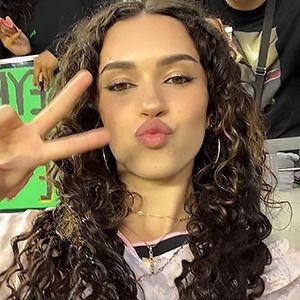 tylarica's profile picture. thee black elizabeth bennet 🇵🇸