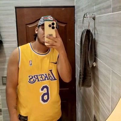 HectorGuer22114's profile picture. 