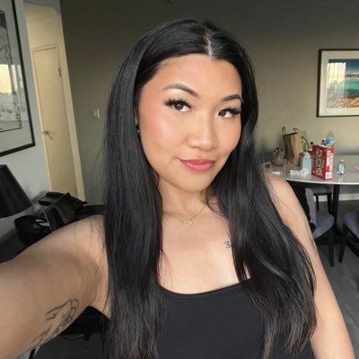 earth2cassie's profile picture. current ramblings and bts.