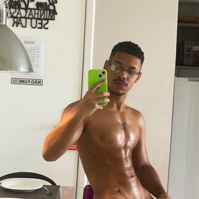 gabrielalcan_'s profile picture. meu mundinho. https://t.co/a9RV5sShGk