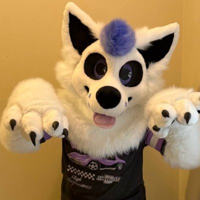 CommissionNsfw's profile picture. ✨ She/Her • Self-Taught Fursuit Maker
🐾 Apparel Designer • Photographer • Artist