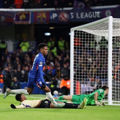 BayeSaliouLo's profile picture. BAYE DAROU 🚩🏴💯% !🇸🇳Gardez toujours à l'esprit que votre propre décision de réussir est plus importante que n'importe quoi d'autre ! team @ChelseaFc💙