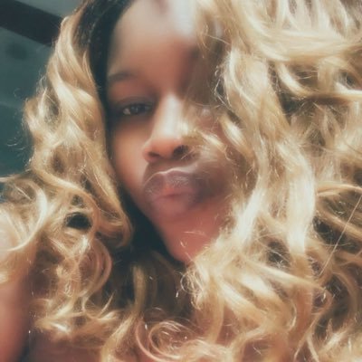 Nottttt_M's profile picture. 19•studying radiography☢️•6ft•I’m a gold digger please.