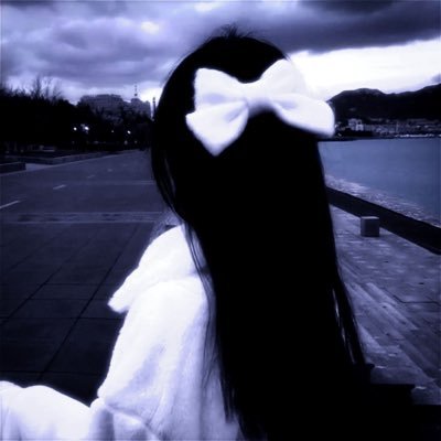 iwytwm_'s profile picture. 