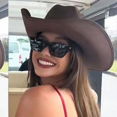 mikh4queen's profile picture. 