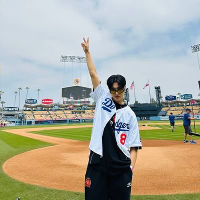 8TEEZx8TINY1024's profile picture. 🇵🇭 | 에이티즈: Namin kayo, ATEEZ ❤️ | adrenaline junkie | '96 liner | I'm in this Pirate sh*t for life 🏴‍☠️ | started stanning ATEEZ on December 12, 2021