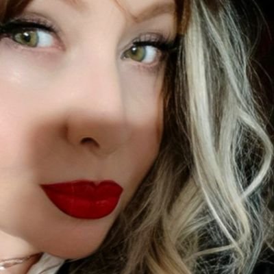 MoiMirue's profile picture. Investo molto su un uomo, finanche con la retromarcia...