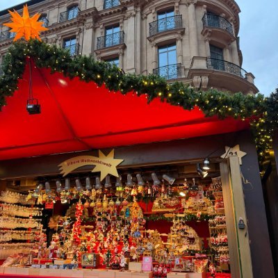 EllenGlowqxe's profile picture. 