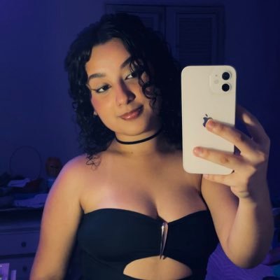 isapraum's profile picture. em outra onda, outra wave