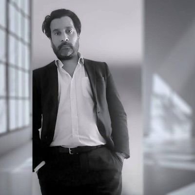 rajeshcloud's profile picture. Living in Barcelona and London.   

Cuando su corazón esté en el lugar equivocado en el momento adecuado, regrese a donde está feliz.