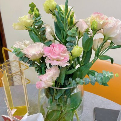 EllenWhispagq's profile picture. 