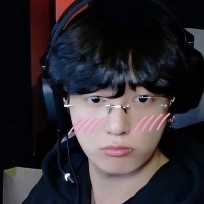 purplerony_7's profile picture. ᴛᴏɢᴇᴛʜᴇʀ 𝐁𝐀𝐌 

| 𝐚𝐫𝐦𝐲 𝐟𝐢𝐫𝐬𝐭, 𝐣𝐨𝐤𝐞𝐫 𝐬𝐞𝐜𝐨𝐧𝐝 |
                  𝟗𝟗 ʟɪɴᴇʀ
| ᴀʀᴍʏ ꜱɪɴᴄᴇ 𝟐𝟎𝟏𝟗