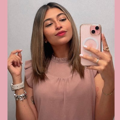 p__h__i's profile picture. 