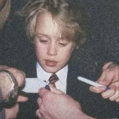 0xsylric's profile picture. Jesus lover • Onchain penguin 🐧 • Content writer • raid manager • community builder • project manager • community manager @gluteu_virtuals , @purgypengoon