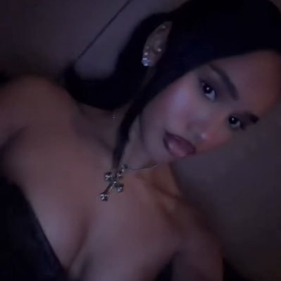 vvicvillarroel's profile picture. una en un millón.