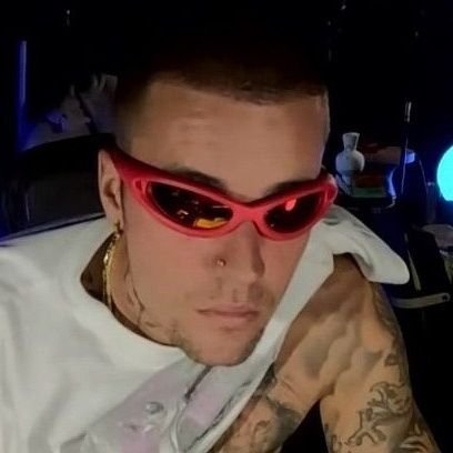 lesbiazayn's profile picture. 