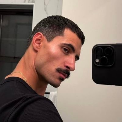 ogropvc's profile picture. 50% nerd, 50% esportista, leitor(em ressaca literária), cerveja e inter ❣️