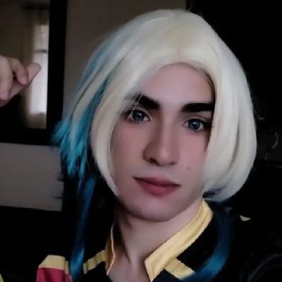 Tento0o's profile picture. 🇻🇪Venezolano🇻🇪✨🍁amante de la arepa con queso🫓✨  main akali hasta la muerte 🗡️🗣️Ryuko y sakurajima Mai mis viejas chamo. cosplayer como pasatiempos ✌️🍁