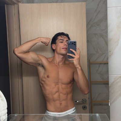 ANobelCause's profile picture. Your favorite Urologist and yes i got a 🌶 page 😝