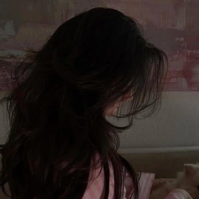 iiddii9's profile picture. أحدٍ غدت جُدران بيته تفاكيّر