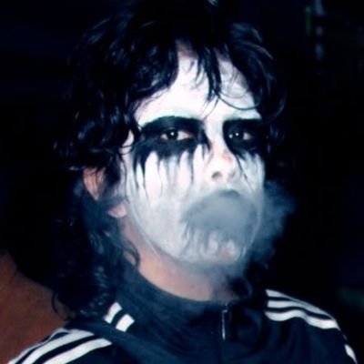 nervousyngtimbu's profile picture. definitely not two kids stacked on top of each other in a trench coat