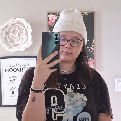 icebreaker9_'s profile picture. the keller girl™️ :)  #TusksUp