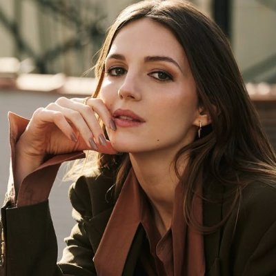 ellahuntfiles's profile picture. the first one daily pics, videos and updates of the british actress & musician Ella Hunt – fan account, not affiliated to her or her team.