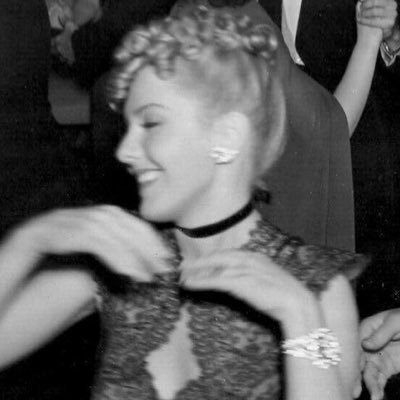 novetiate's profile picture. 