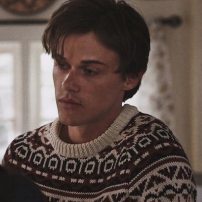 loverconrad13's profile picture. ☆ when anyone called me “sweetheart,” it was passive aggressive. ☆