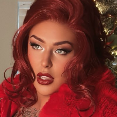 chanelsantinixo's profile picture. Tatted Brat 💚• Gender Bender • https://t.co/YzcaQJ8CTp