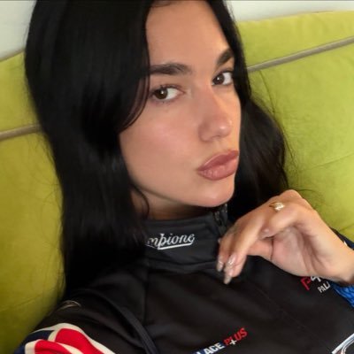 futurehadid's profile picture. 