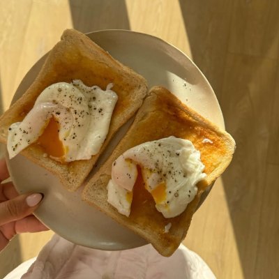 Susanna9986's profile picture. Passionate about art, culture, and the beauty of everyday life. I find inspiration in every canvas, every story, and every moment that makes life vibrant.