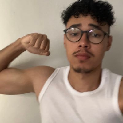 _bergolp's profile picture. taylor swift e academia