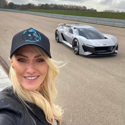 evanskatevip's profile picture. A woman of God,Philanthropist,🇺🇸helper⭐️✈️🌎car love. Only fan page ❤️ 🫶