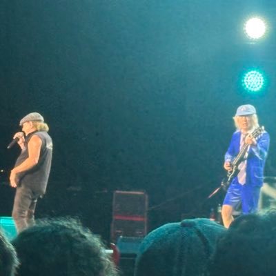 NelsonNevera's profile picture. Nadie s tan pobre q no pueda regalar una sonrisa, ni tan rico q no la necesite.