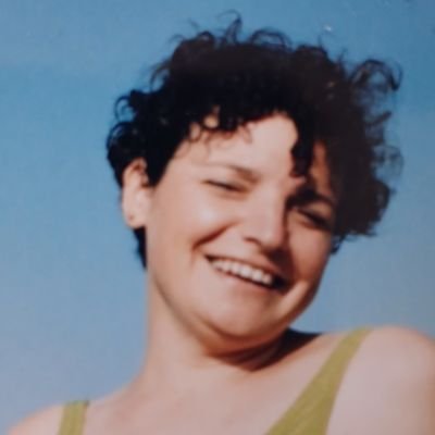 GracielaCator's profile picture. Tengo más de 25 años invirtiendo en el mercado financiero chileno.
Estoy hastiada de las noticias financieras llenas de publicidad y conflictos de intereses.