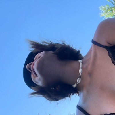 arredondoden's profile picture. Autora de tres libros 📚🤍 “El almacén de los recuerdos” “Un café con historias” Mi última novela “Los cinco aprendices”