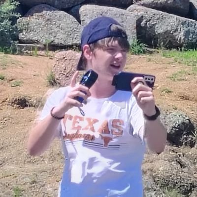 DavidAlfWx's profile picture. 🎥 Streamer • Vlogger • WX Enthusiast
17 | @DavidAlfWx on all socials
Interviewed on @foxweather