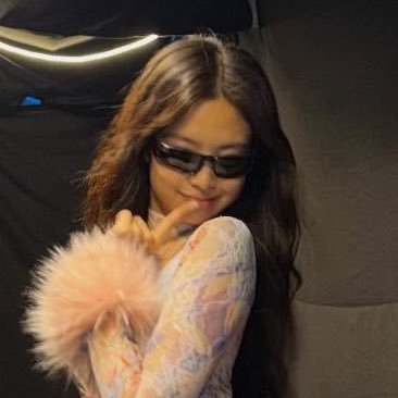 jnknini1's profile picture. RUBY AOTY | @jennierubyjane