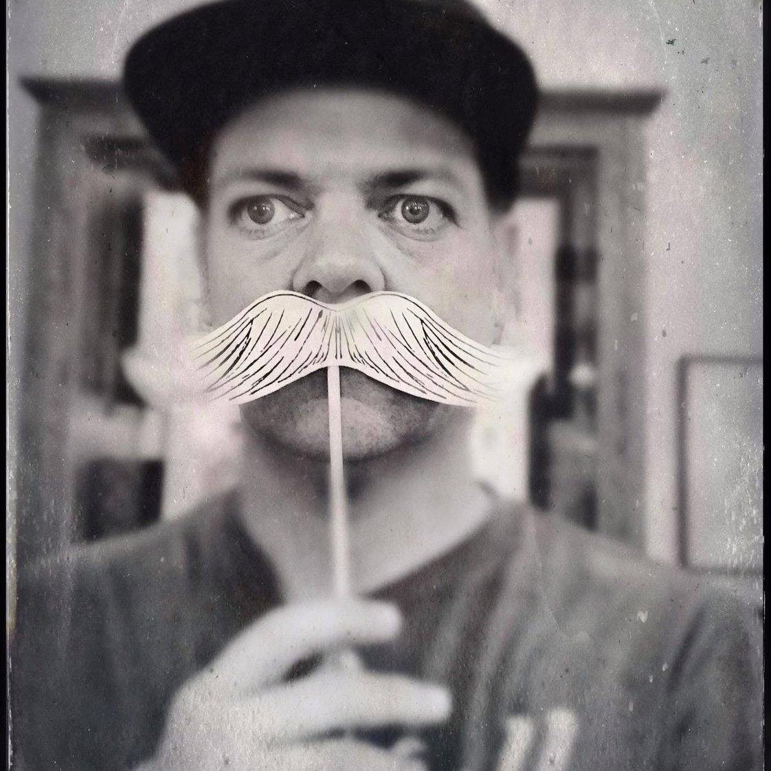 kenlarmon's profile picture. 