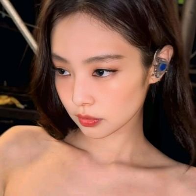 Allis23aa's profile picture. 