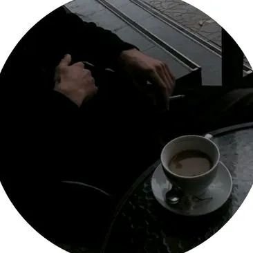 voillewthrexsn's profile picture. غارق، أسايّر مركبي بين التعقلّ و الجنون