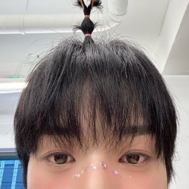 yujunsmile's profile picture. caught in jung yujun's web somewhere in the multiverse