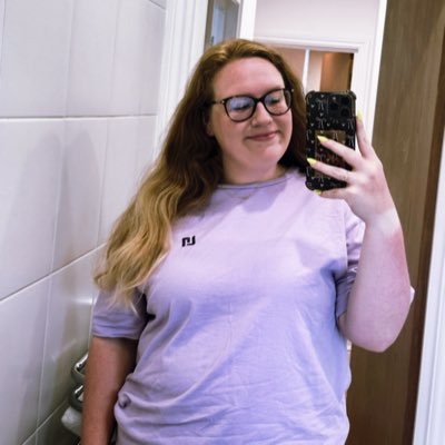 tayl4ndo's profile picture. motorsports | hockey | ln4 | heated rivalry @dailyhollanov